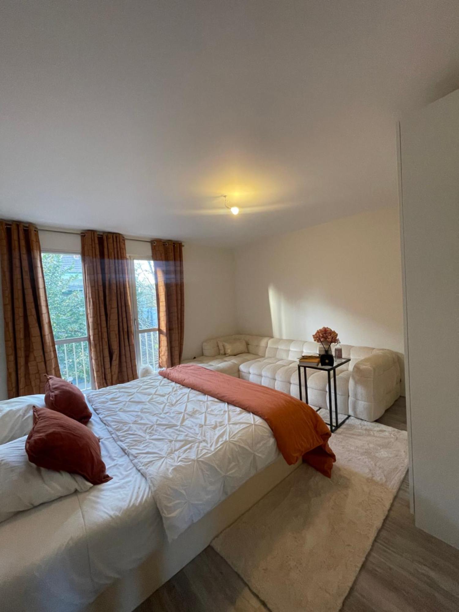 La Maison Du Luxe Ris-Orangis Bagian luar foto