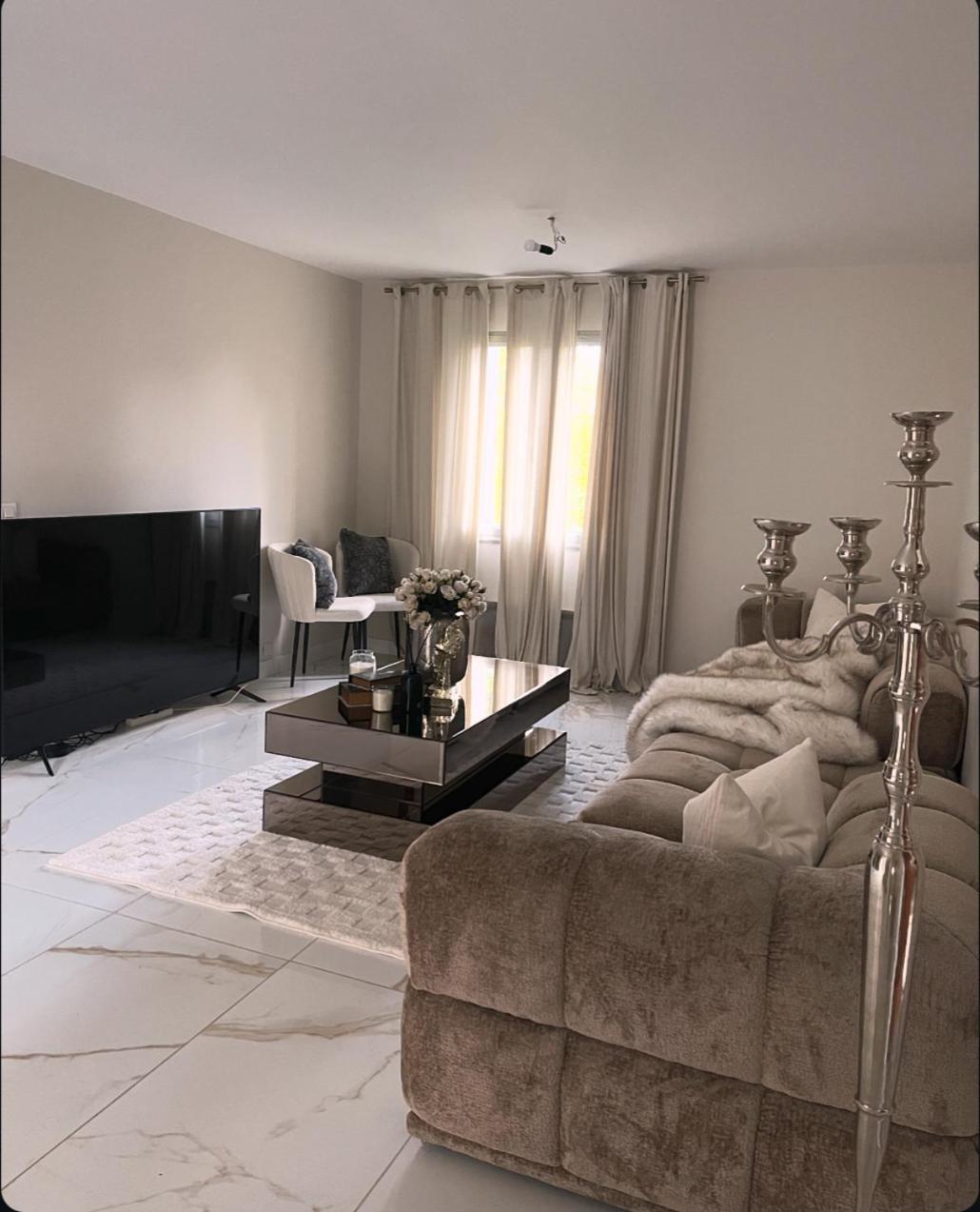 La Maison Du Luxe Ris-Orangis Bagian luar foto