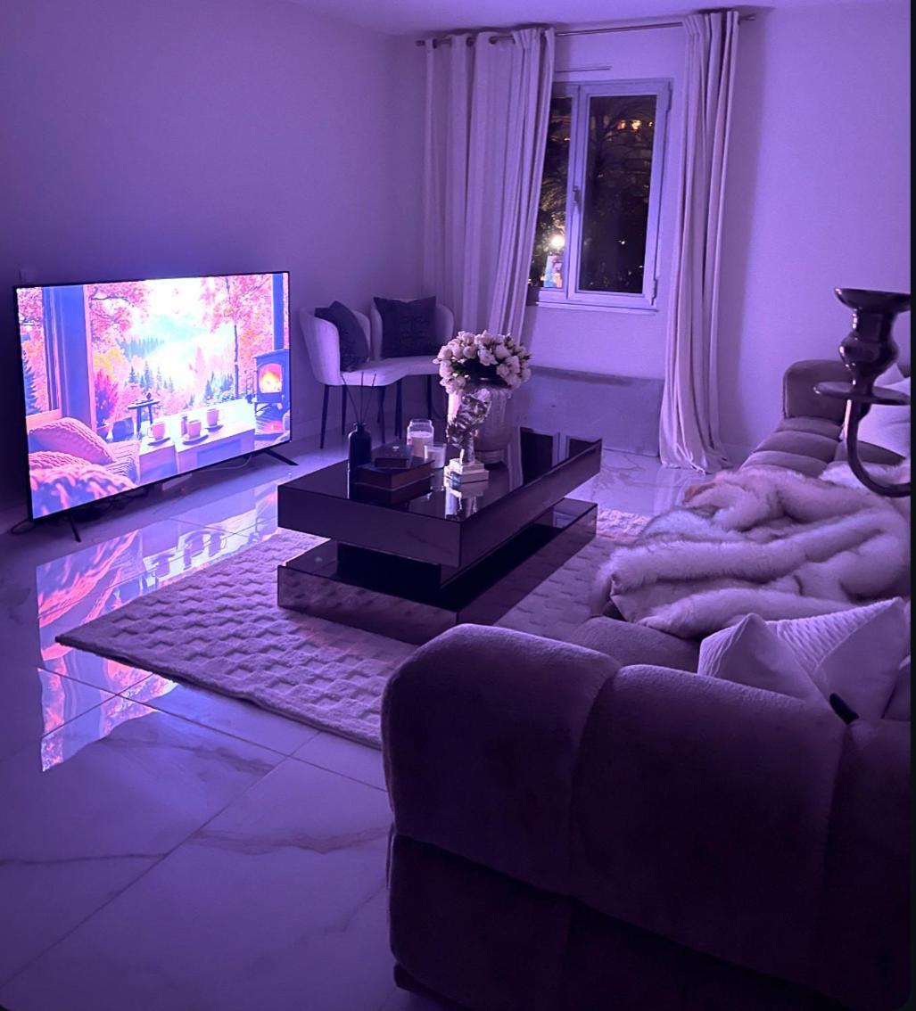 La Maison Du Luxe Ris-Orangis Bagian luar foto